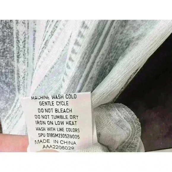 Bloomchic Gray And White Contrast Striped Patchwork Ruffle Sleeve Top Size 14-16 - Picture 6 of 6